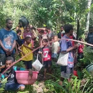 Warga Sembilan Kampung di Teluk Bintuni Mengungsi ke Hutan akibat Konflik Bersenjata